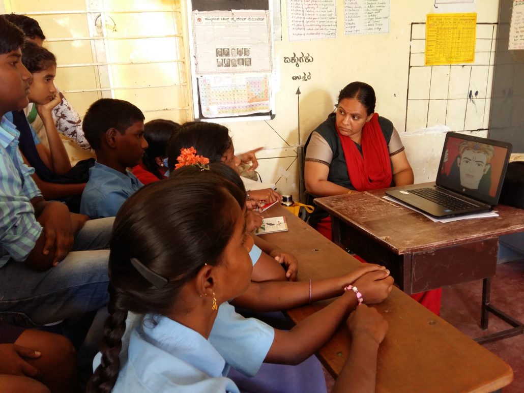 GHPS Veerabadranagara DEWoT with girls Class 1030x773 - Education