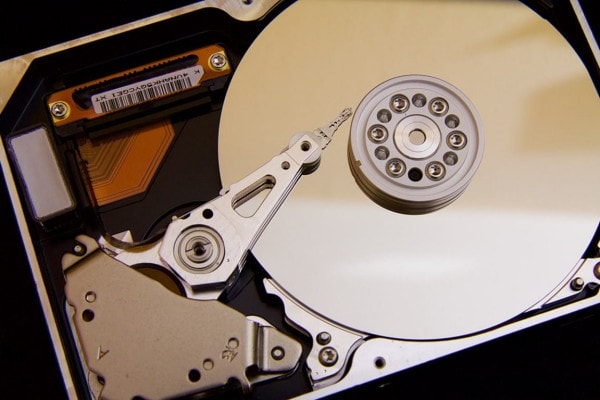 DiskDrives - Choosing Between Solid State Drives and Hard Disk Drives When Upgrading PCs, Laptops
